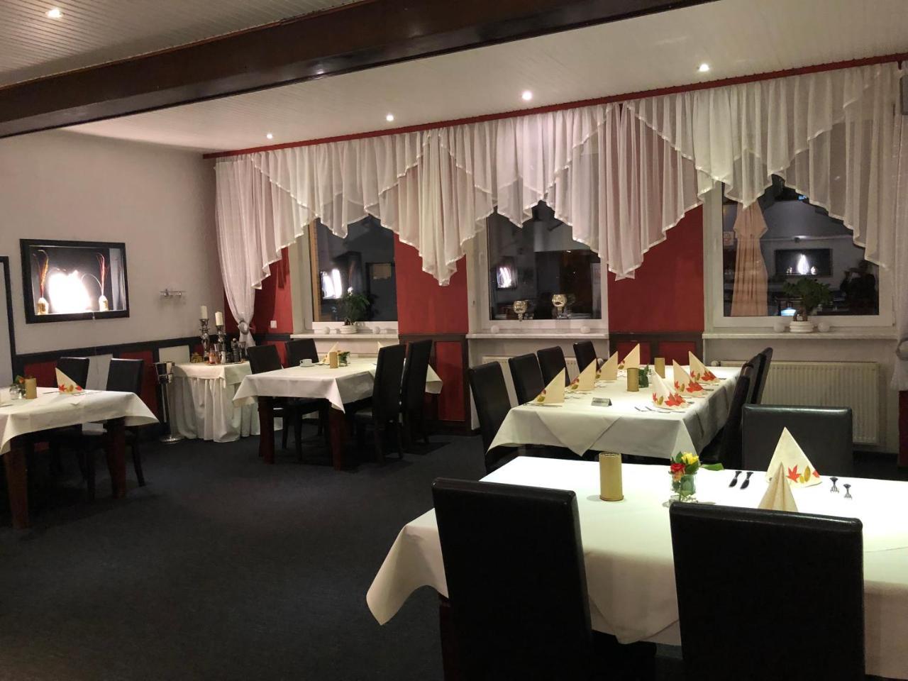 וולפסבורג Hotel & Restaurant Blume מראה חיצוני תמונה